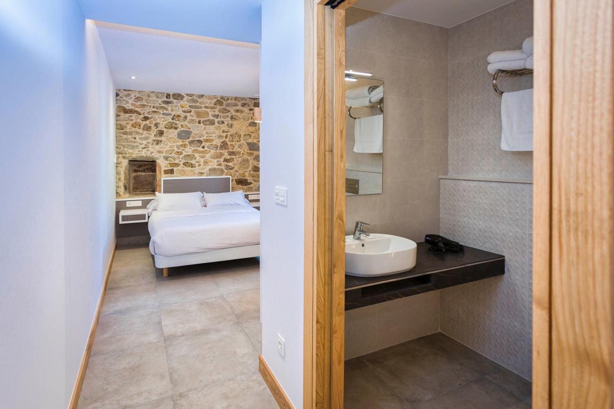 A De Lucia Hotel Quintans Exterior photo