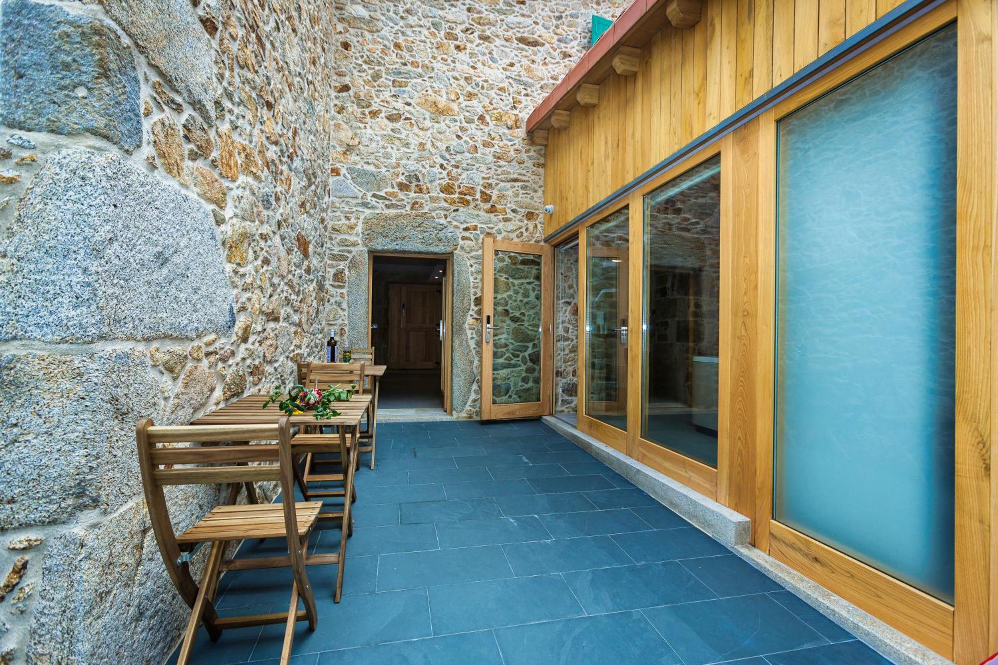 A De Lucia Hotel Quintans Exterior photo
